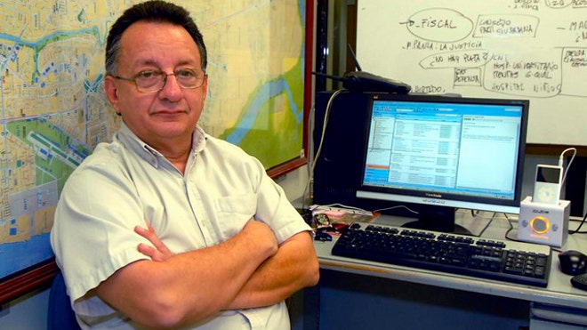 Emilio Palacio.jpg